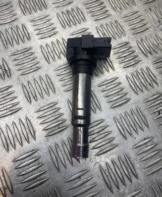 Volkswagen Golf VI High voltage ignition coil 036905715 7829200
