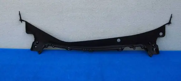 Tesla Model 3 Wiper trim 1081676-00-C