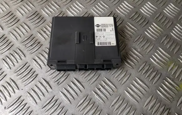 Nissan Primera Comfort/convenience module 28596AV309 5WK48127