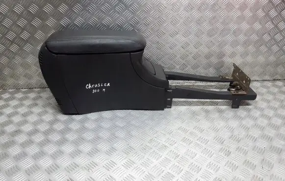Chrysler 300M Center console