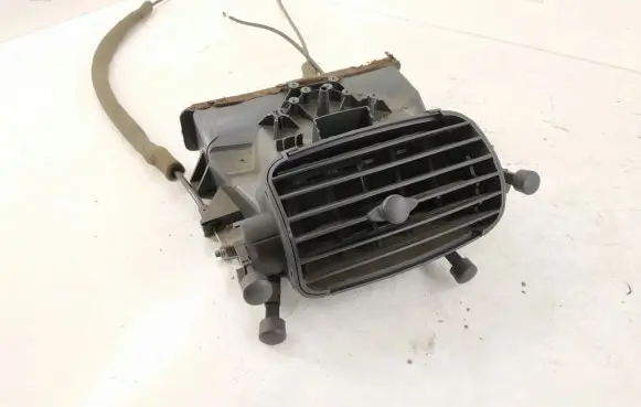Smart ForTwo II Dash center air vent grill 4508200097 A4508200097
