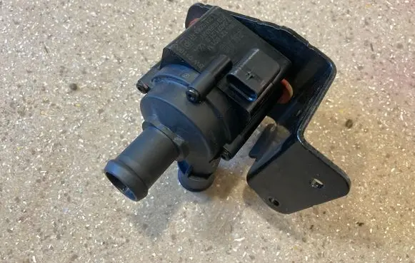 Porsche Panamera (971) Electric auxiliary coolant/water pump 06H121601M