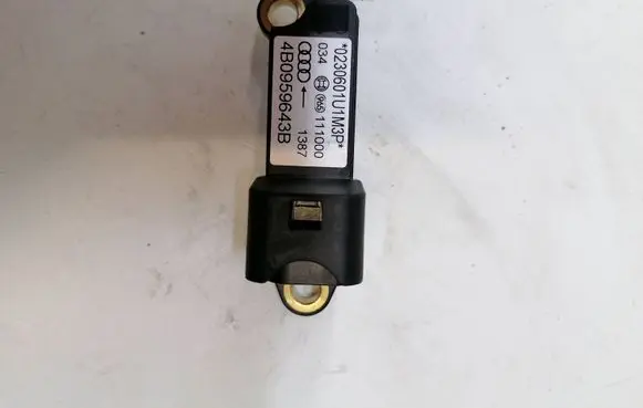 Audi A6 S6 C5 4B Airbag deployment crash/impact sensor 4B0959643B 0230601U1M3P 111000