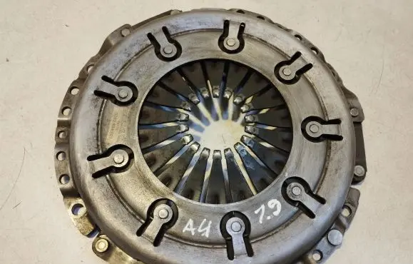 Audi A4 S4 B5 8D Pressure plate 3082634801