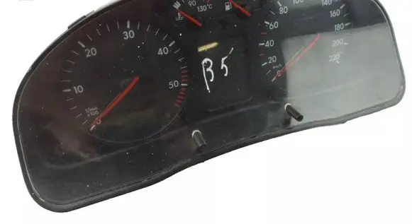 Volkswagen PASSAT B5 Speedometer (instrument cluster) 3B0919861J