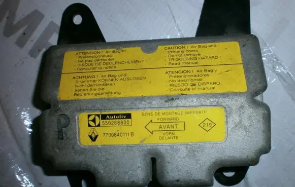 Renault Laguna I Airbag control unit/module 7700840111B 550288800