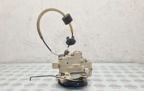 Audi A6 S6 C6 4F Front door lock 4F2837015