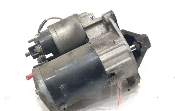 Dacia Sandero Starter motor 8200815083