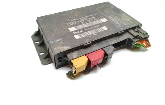 Volkswagen Golf Sportsvan Comfort/convenience module 8E0959433CD 00002726E1 01941761
