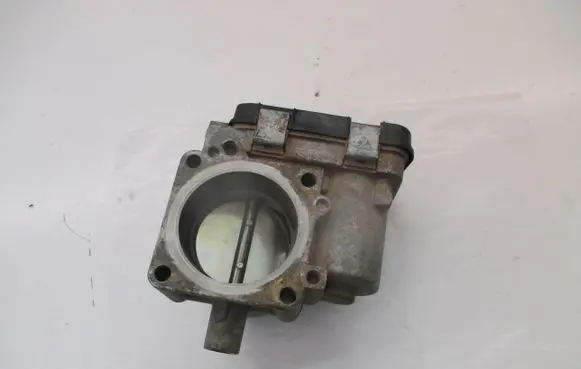 Volkswagen Polo V 6R Throttle valve 03F133062