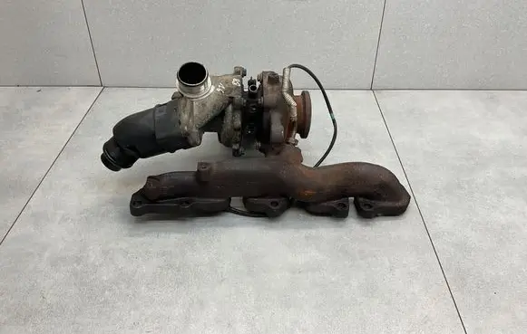 Volkswagen PASSAT B8 Turbo 04L253016F