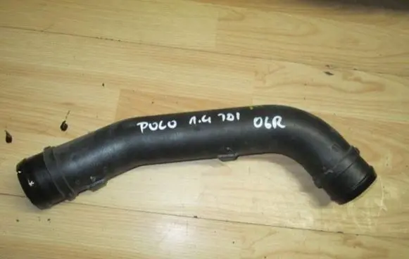Volkswagen Polo IV 9N3 Engine coolant pipe/hose