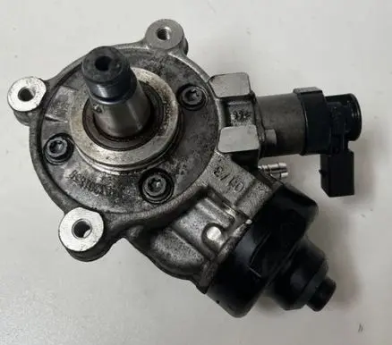 Audi A3 S3 8V Fuel injection high pressure pump 0445010537