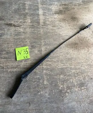 Volkswagen PASSAT B6 Front wiper blade arm 3C1955410B