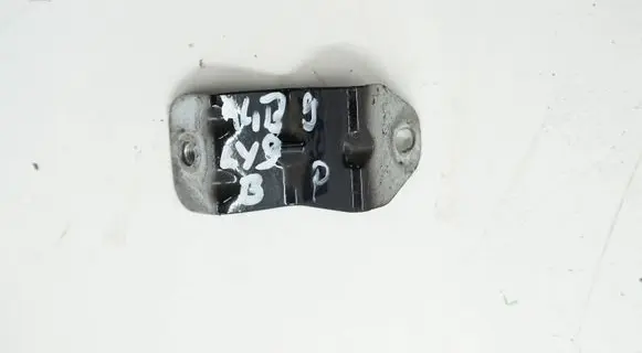 Audi A4 S4 B9 8W Fender mounting bracket 8W0821471ACR 8W0821471