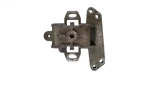 Peugeot 508 Engine mount bracket