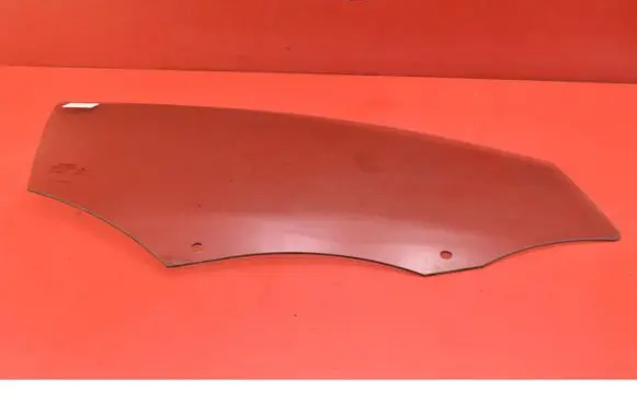 Volvo V40 Front door window glass four-door