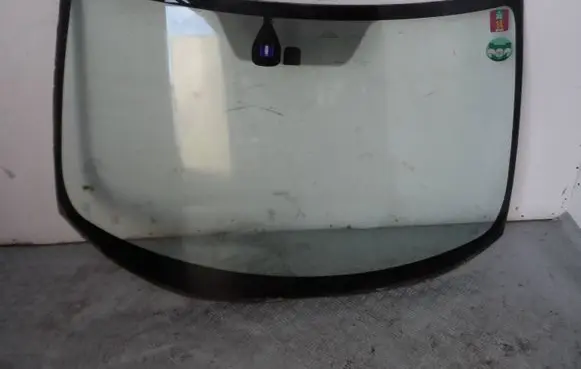 Citroen C-Crosser Front windscreen/windshield window 