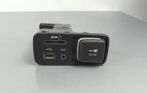 Jeep Cherokee USB control unit 68146070AD