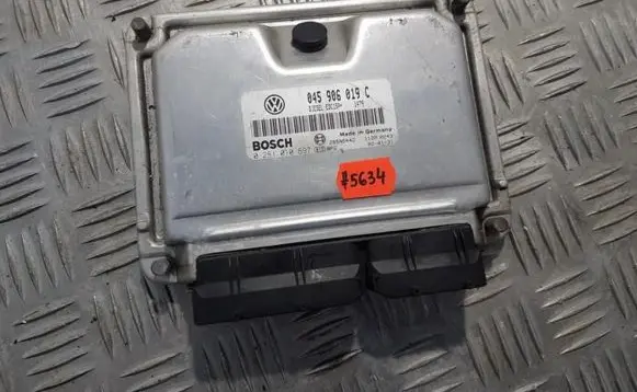 Volkswagen Polo Engine control unit/module 045906019C 028101069728SA5442