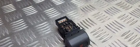 Subaru Forester SF Hazard light switch 06016