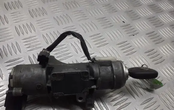 Toyota Avensis T250 Ignition lock 45020-0540