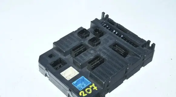 Peugeot 207 Fuse module 9663798280