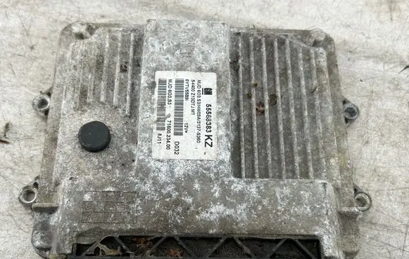 Opel Corsa D Engine control unit/module 55568383 7160023400 6YTV55B91