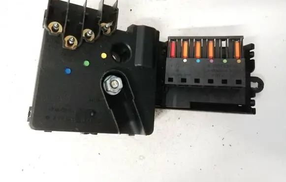 Mercedes-Benz E W211 Fuse box set 2115461341 013948371