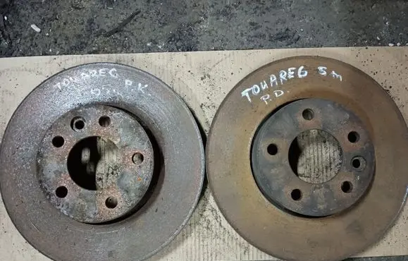 Volkswagen Touareg I Front brake disc