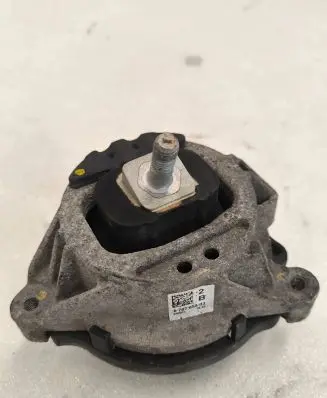 BMW 1 F20 F21 Engine mount bracket 6787658