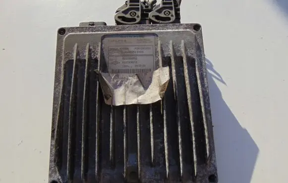Renault Megane II Engine control unit/module 8200259832