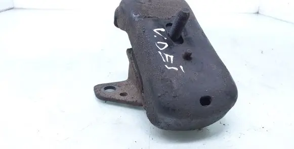 KIA Sorento Engine mount bracket 218123E150