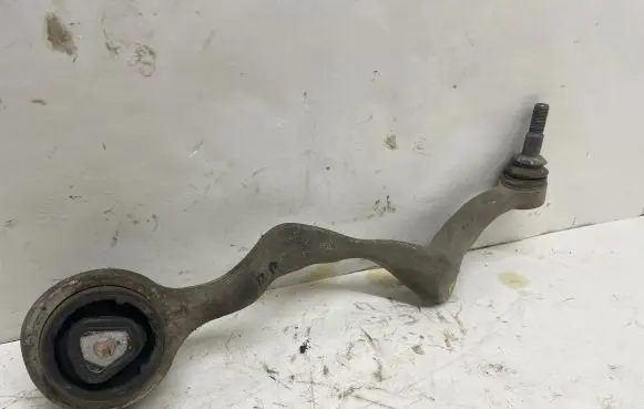 BMW 1 E81 E87 Front lower control arm/wishbone 6765305