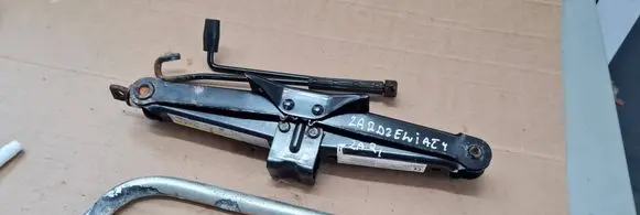 Audi Q3 F3 Lift Jack 5QF011031C