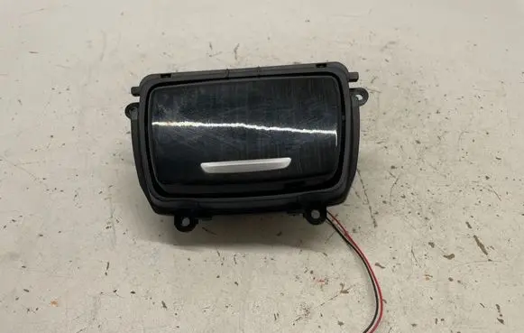 BMW 5 F10 F11 Ashtray (front) 9206347 82031001