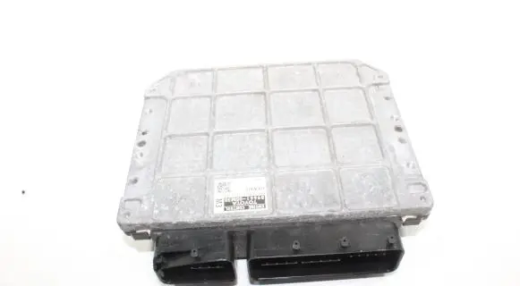 Toyota Avensis T250 Engine control unit/module 8966105M30 MB2756000700