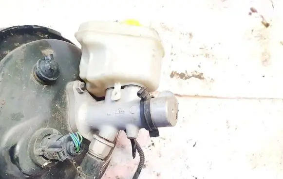 Volkswagen Touareg I Master brake cylinder