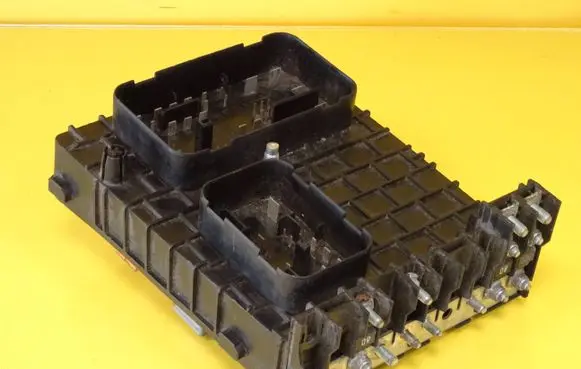 Skoda Octavia Mk1 (1U) Fuse module 1K0937124K