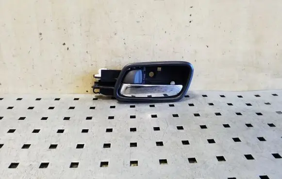 Honda CR-V Front door interior handle