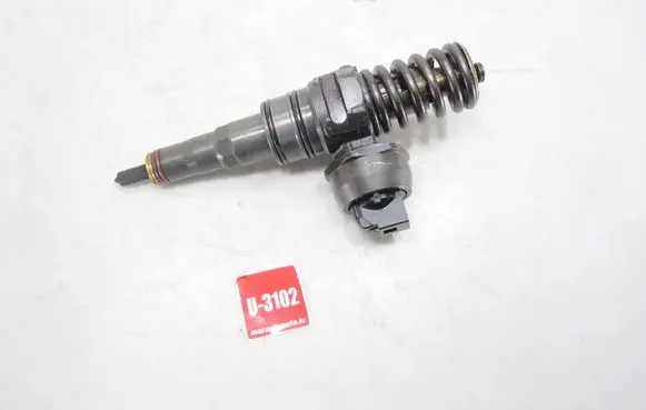 Volkswagen Golf V Fuel injector 038130073BN
