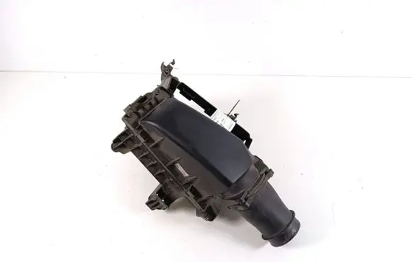 Mercedes-Benz CLA C117 X117 W117 Air filter box A2700900601