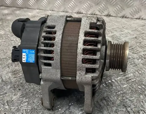 Nissan Qashqai Generator/alternator MR20 23100EN00B