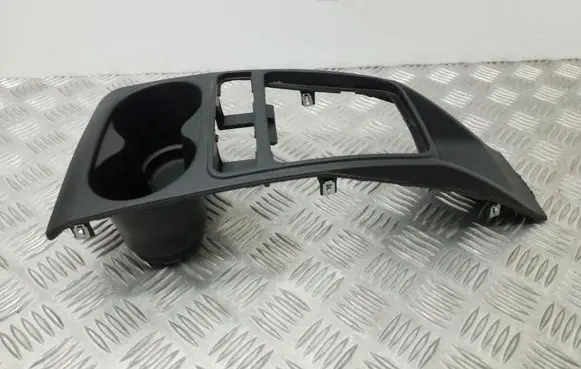 Cup holder front