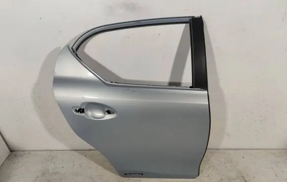Lexus CT 200H Rear door 
