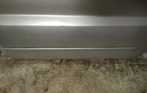 Mitsubishi Endeavor Front door trim (molding) 