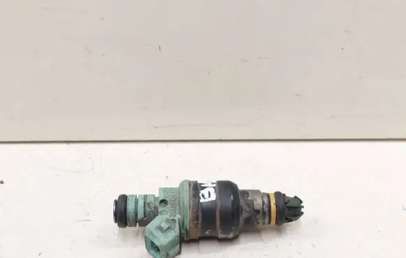 BMW 5 E39 Fuel injector 0280150415