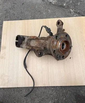 Volkswagen Transporter - Caravelle T5 Front wheel hub spindle knuckle