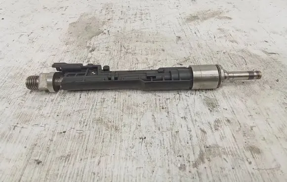 BMW 4 F32 F33 Fuel injector 7639994 0261500172 140727