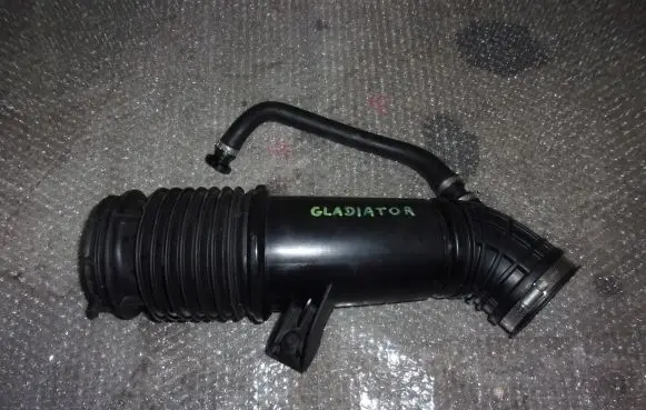 Jeep Gladiator Air intake hose/pipe 68293165AC